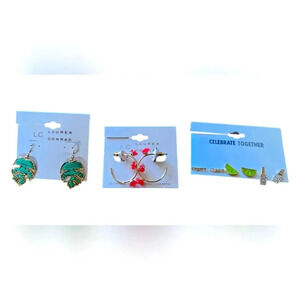 NEW Set of 5 - Pair of Earrings​​​​​